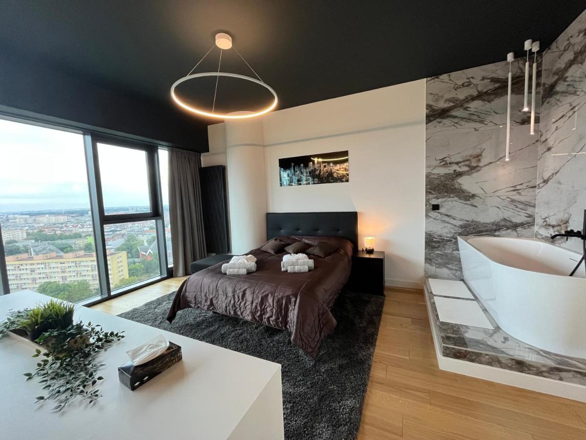 שצ'צ'ין Hanza Tower - Luxurious Apartment 60M2 - 15Th Floor City View מראה חיצוני תמונה
